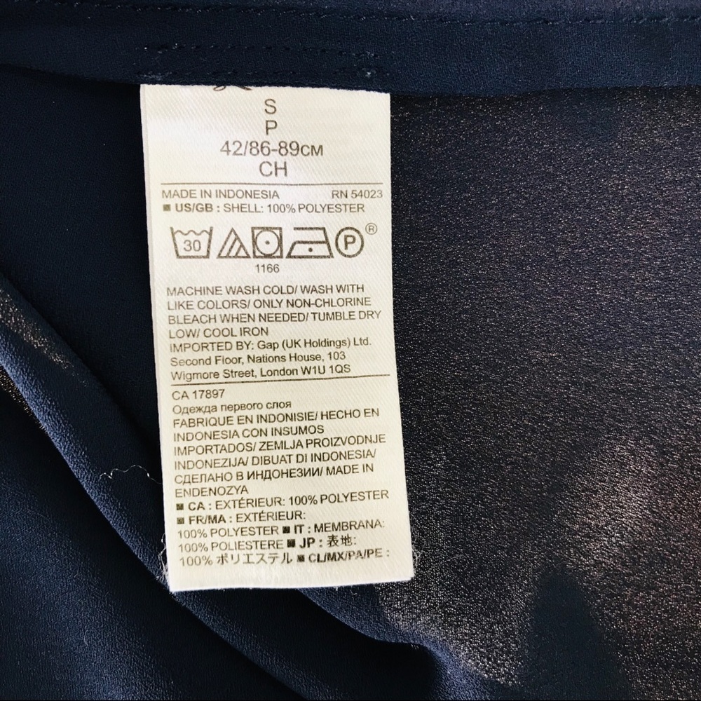 Banana Republic Easy care flounce Top - Picture 7 of 7